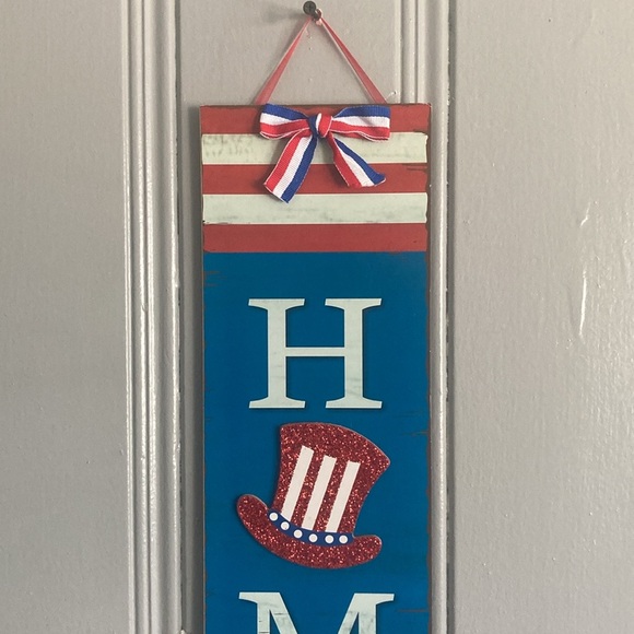 NWT Vertical Wooden HOME 🎩 Patriotic Hanging Decoration Sign - Picture 8 of 17